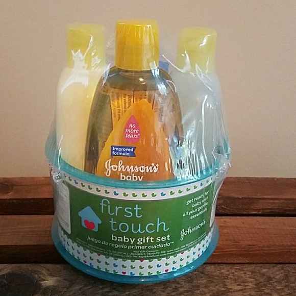 johnson's first touch baby gift set